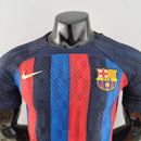 Camisa Barcelona Home 22/23 Jogador Nike Masculina - Azul Marinho, Azul Royal e Vermelho - MAJESTO BR