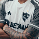 Camisa Atlético Mineiro Fora 23/24 - Versão Torcedor Branca e Cinza - MAJESTO BR