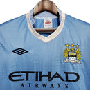 Camisa Manchester City Retrô 2011/2012 Azul - Umbro - MAJESTO BR